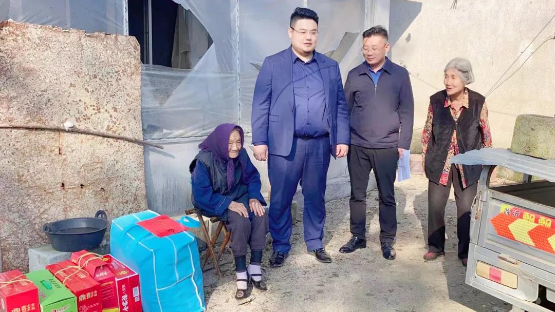夕阳无限好，敬老情更浓——安博官方网站机械走访百岁老人