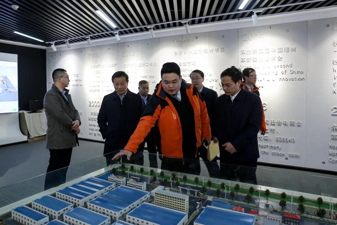 沂南县县委侯占夫书记一行莅临安博官方网站机械调研工作